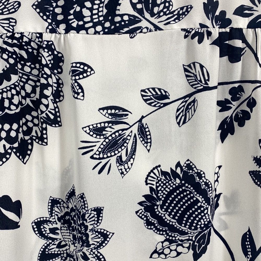 Banana Republic White Navy Floral Blouse 3/4 Sleeve Button Back Classic Size S - Picture 6 of 15